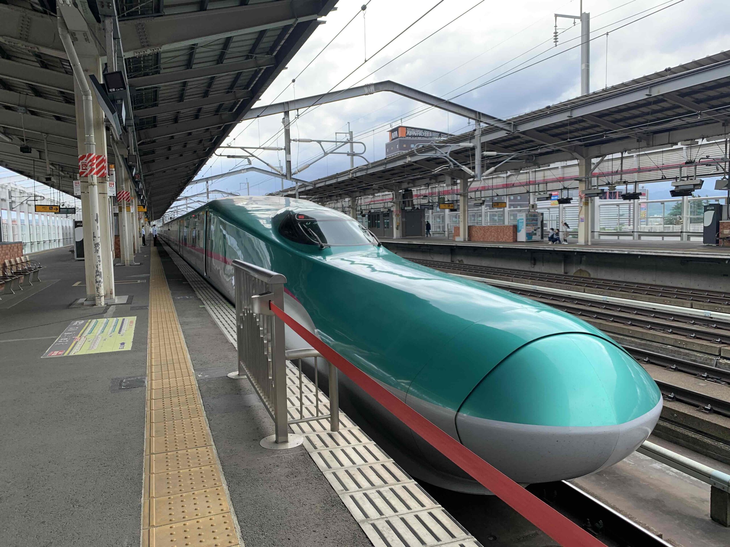 E5系新幹線はやぶさ